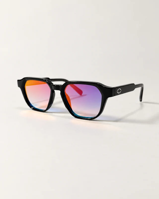 AUR-001 black frame with pink mirror lenses, three-quarter photograph.