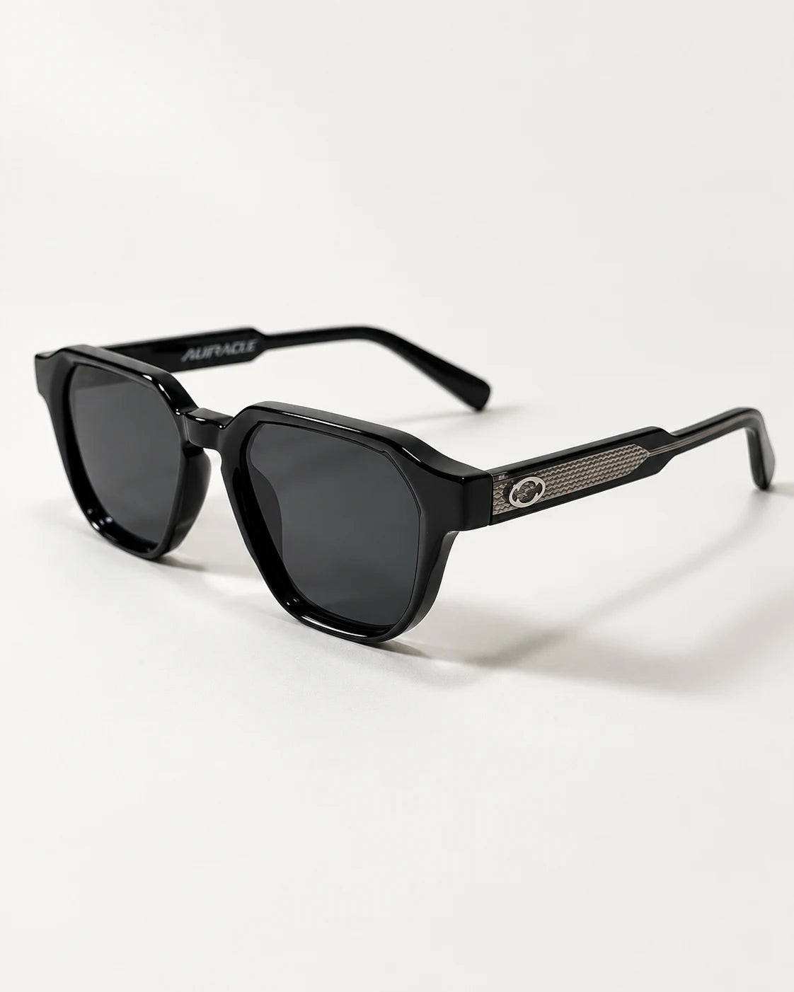 AUR-001 C3, black / smoke, three-quarter view.